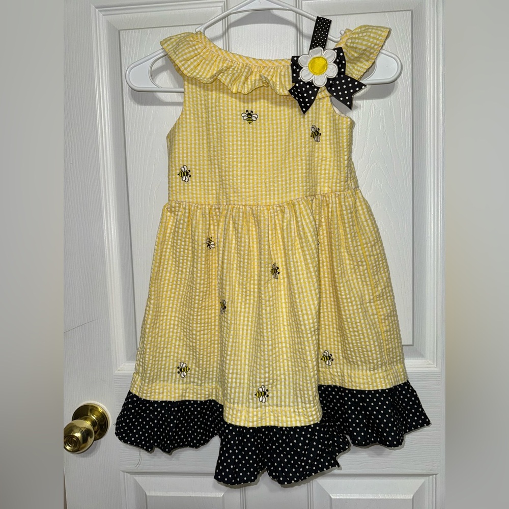 Counting Daisies Seersucker Dress Yellow White Candy Stripe Cotton Bee Sz 6